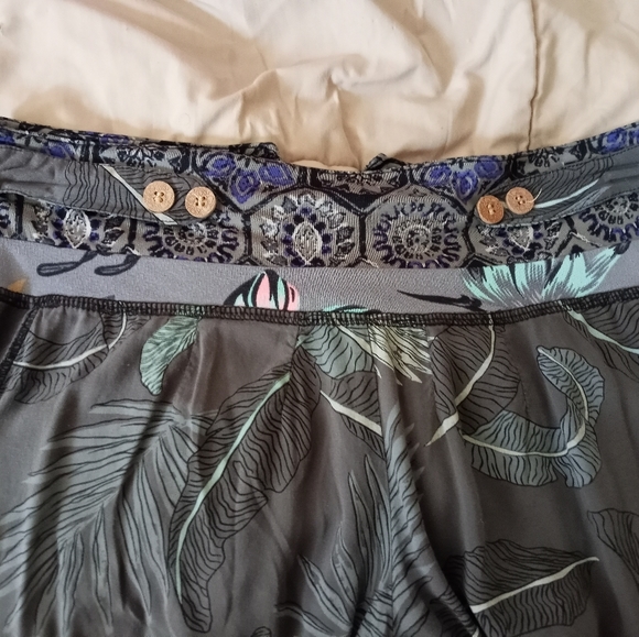 Maaji Palm Print Pants - Picture 3 of 5